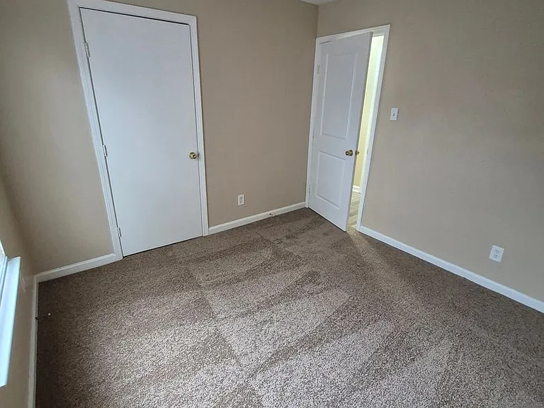 8806 Slumber Ln — Photo 9