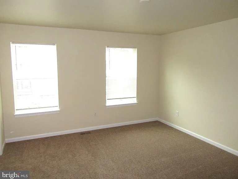524 Jacobsen Dr — Photo 6