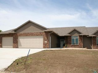 5503 S Jaren Lee Pl, Sioux Falls, SD 57108