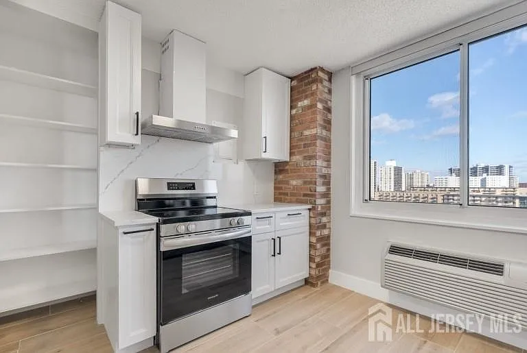 160 Overlook Ave #9A — Photo 2