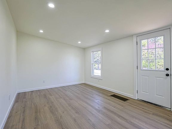 5th image of 3255 Humes Ridge Rd