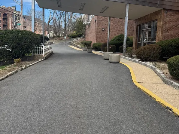 300 North Broadway #2MN, Yonkers, NY 10701