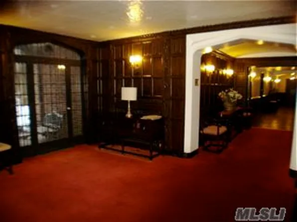 10 Holder Place image 1 of 8