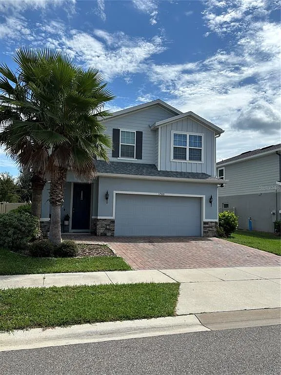 3 bed, 2.5 bath, 1948 sqft, $2,800 — Photo 2
