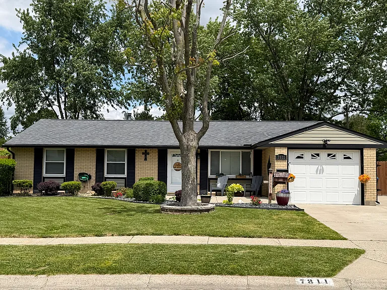 Welcome to your home away from home! A charming and peaceful ranch-style retreat.