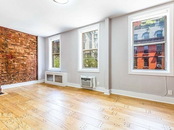 3rd image of 310 W 22nd St #A2c