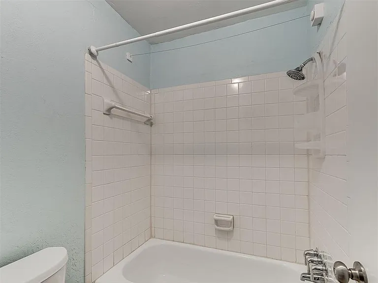 1703 E Lindsey St — Photo 34