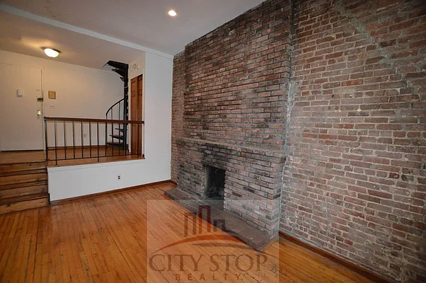 Rented by City Stop Realty | media 2
