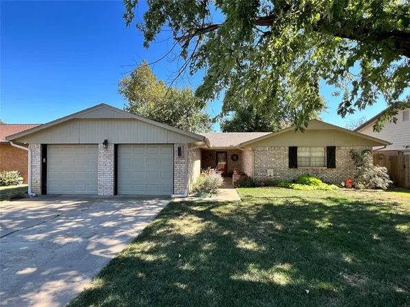 10408 Blue Spruce Rd, Oklahoma City, OK 73162