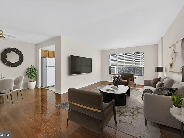 1010 G St NE #305 — Photo 4
