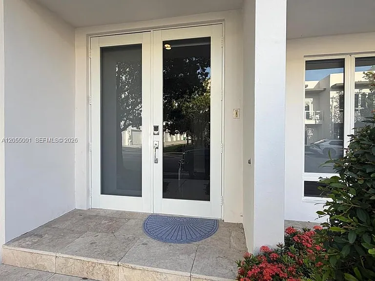 6070 NW 103rd Psge — Photo 4