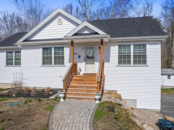 7 Crickett Lane, Biddeford, ME 04005