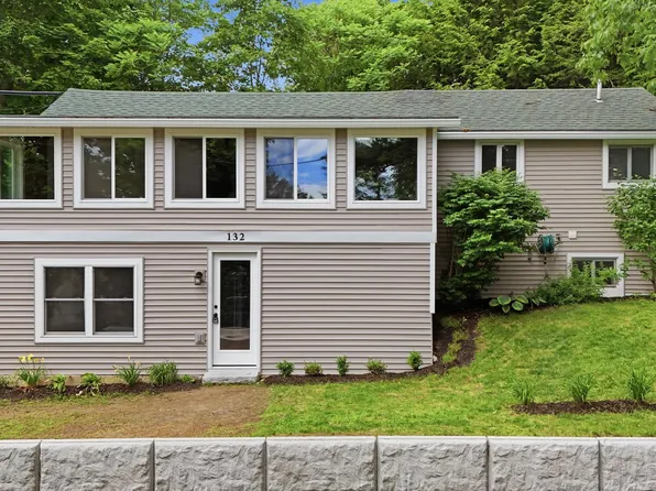 132 N Shore Lane, Winthrop, ME 04364