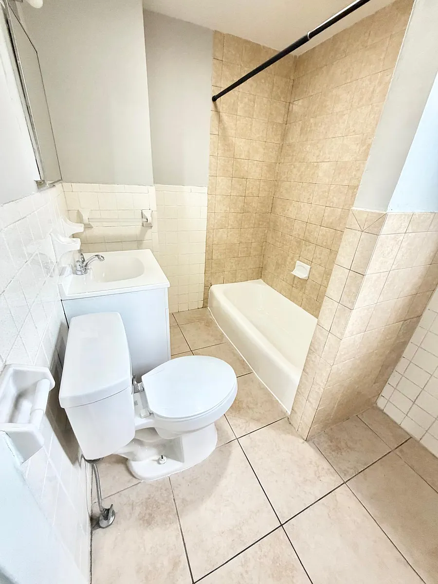 Building Photo - 1463 Dixwell Ave #2