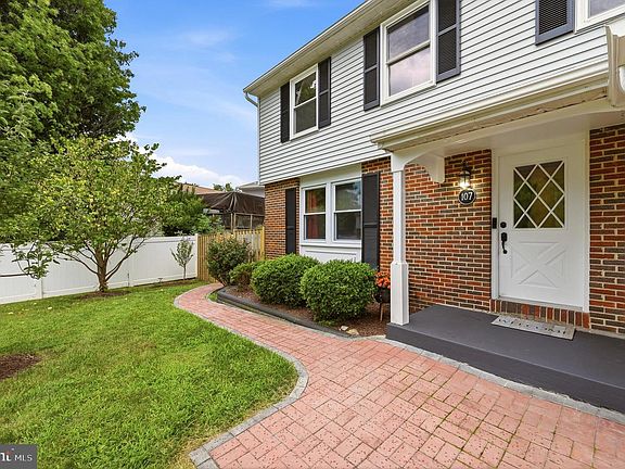 5th image of 107 Appletree Dr NE