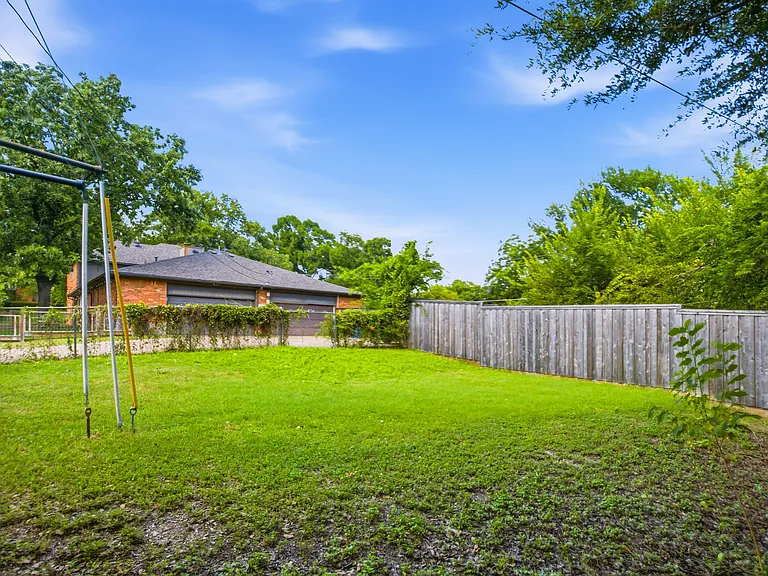 9351 Highedge Cir — Photo 29