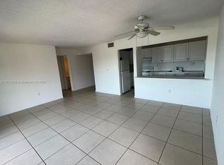 17600 NW 68th Ave APT B3010, Hialeah, FL 33015