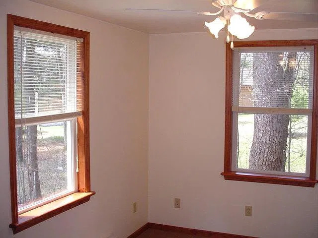 13 Irving Ln — Photo 4
