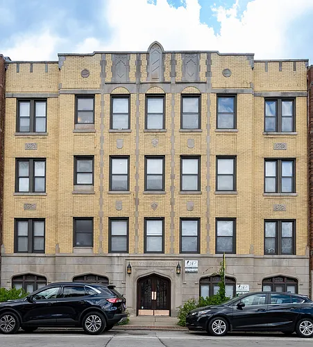 Evelyn Apartments Photo 1
