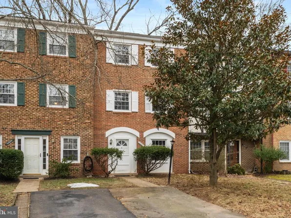 14831 Hoxton Sq, Centreville, VA 20120