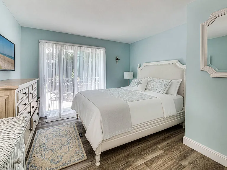 229 W Lake Dr — Photo 13