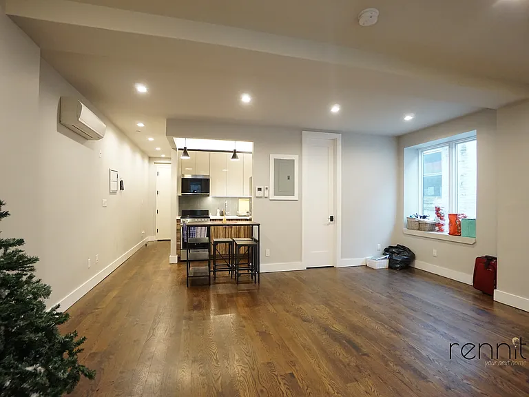 1031 Montgomery St #2F — Photo 1