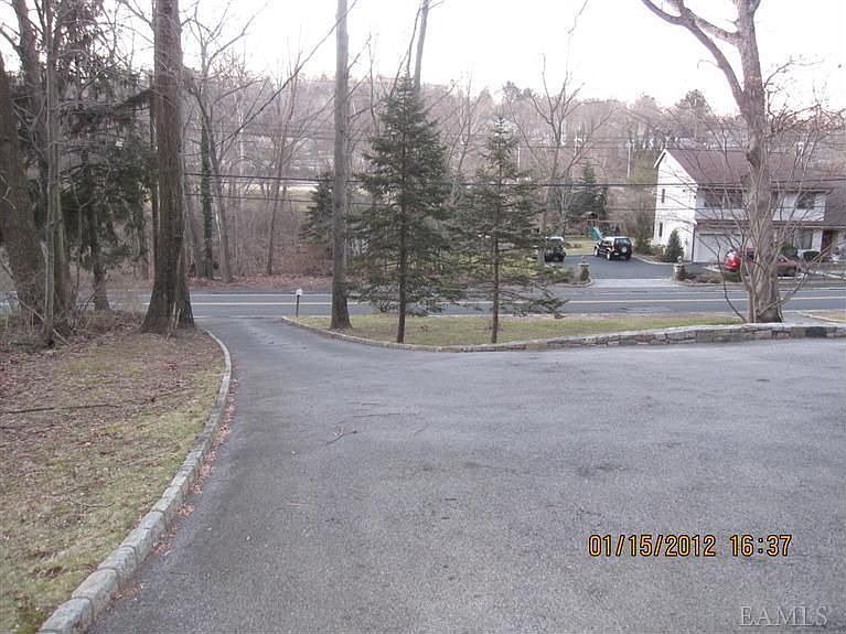 2nd image of 205 Sprain Rd