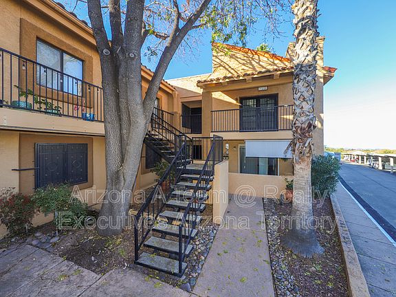 3rd image of 8271 N Oracle Rd
