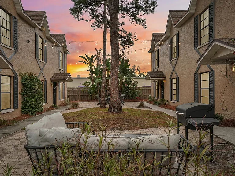 Gandy Parkside Apartments — Photo 9