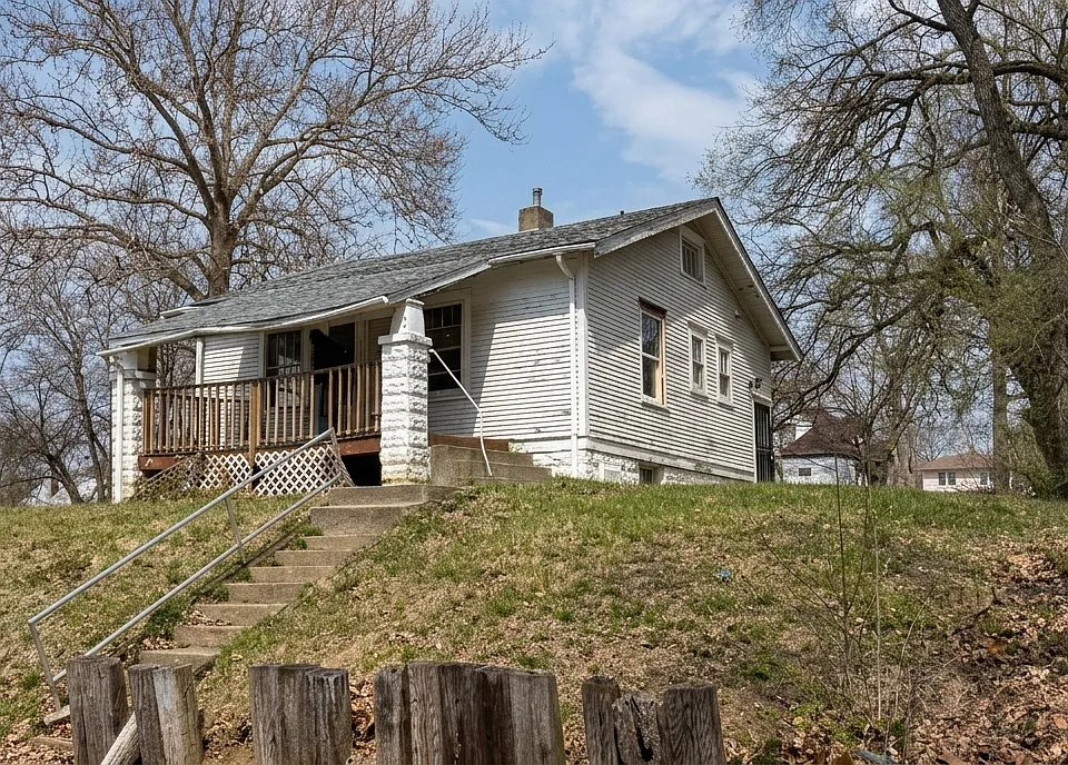830 E Rogers Ave