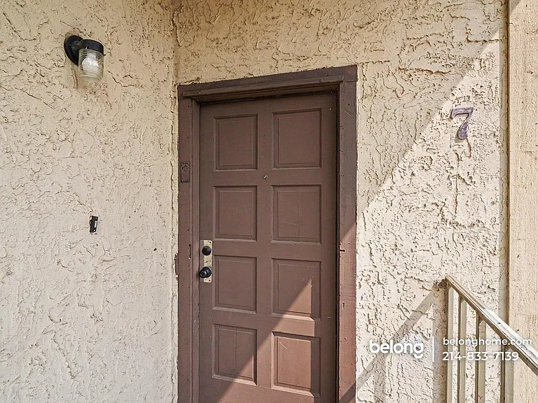 5313 Greenshaven Dr #7 — Photo 3