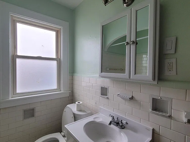 16 Godfrey St #2 — Photo 10