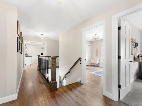 456 Amhurst Rd, Valparaiso, IN 46385