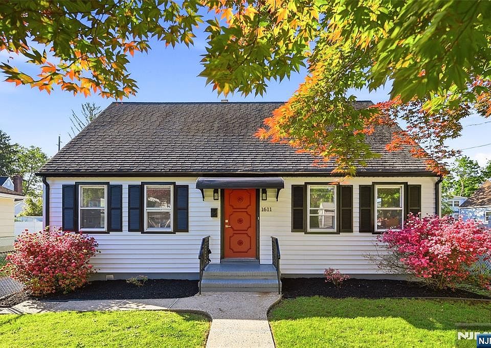 1st image of 1611-1613 Slavin Street