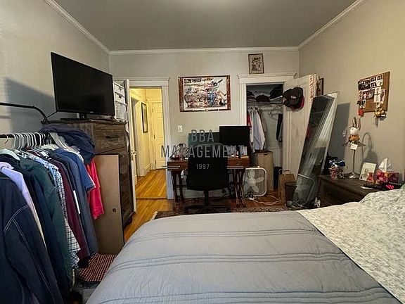4th image of 96 Strathmore Rd #2