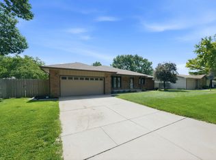 1422 N Rutgers St, Wichita, KS 67212
