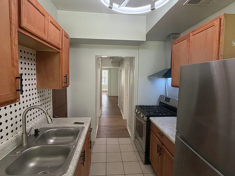 427 N Lawler Ave #1 — Photo 11