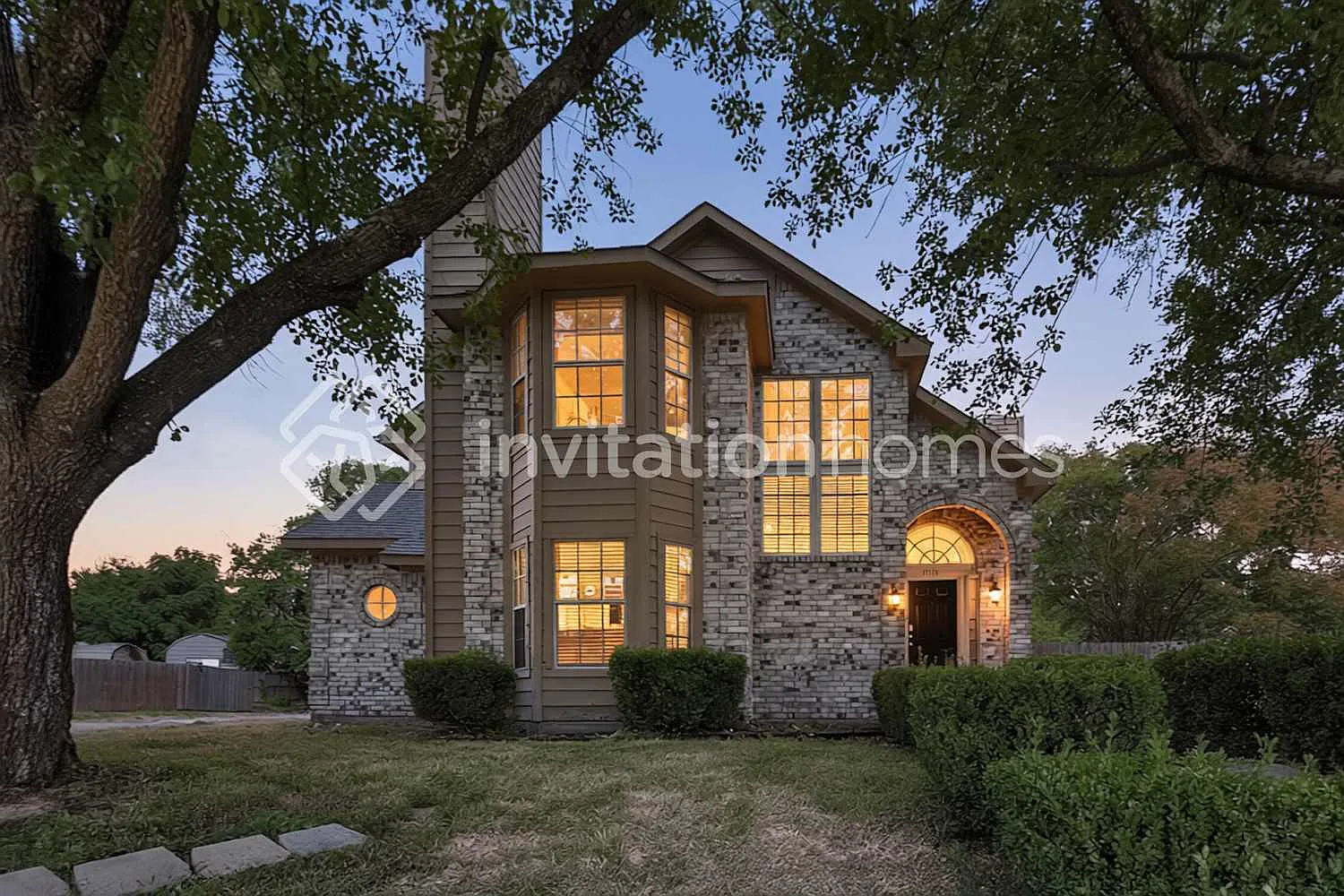 9218 Oak Hollow Dr Rowlett, TX 75089 — Photo 1