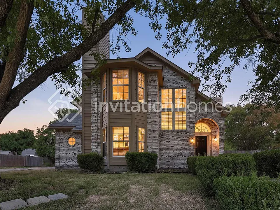 9218 Oak Hollow Dr
