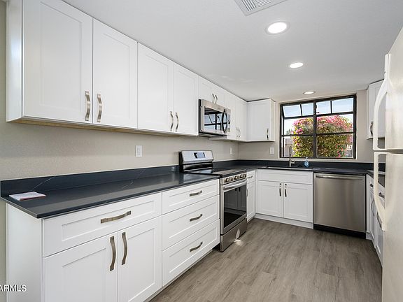 3rd image of 1318 W keats Avenue