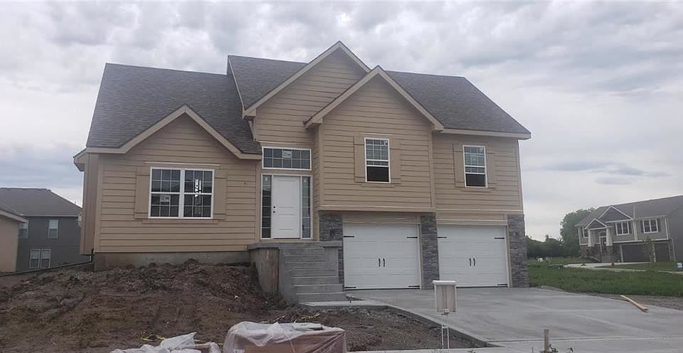 1st image of 1605 NE Jaclyn Dr