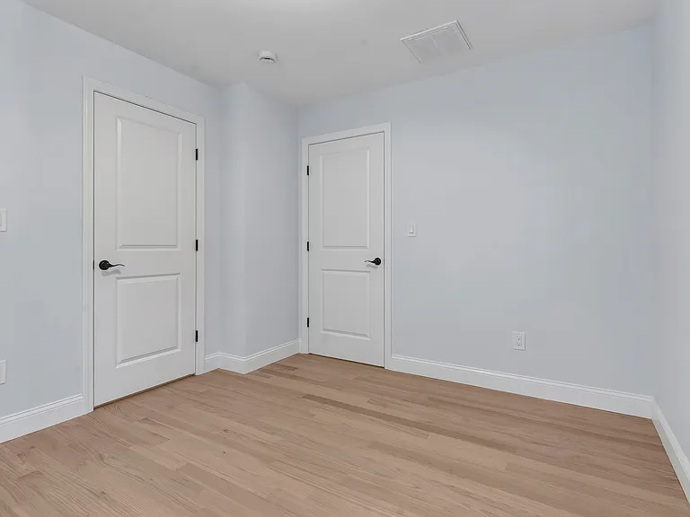 8 Anthony Ave #1 — Photo 11