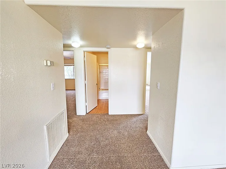 561 E Bourbon St #B — Photo 12