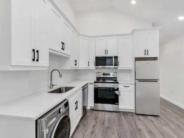 158 OSE Rentals LLC, 158 17th Ave SE #D, Saint Petersburg, FL 33701