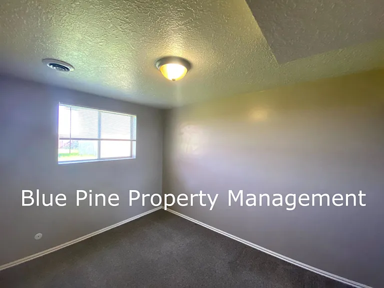 2215 Sykes Dr — Photo 11