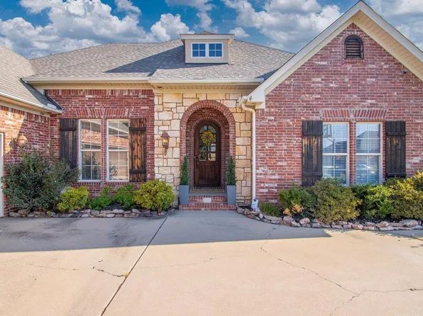 4820 Westin Park Dr, Conway, AR 72034