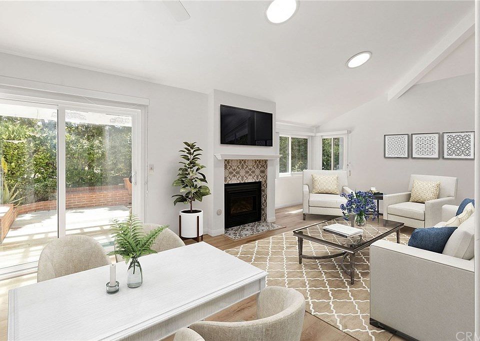 1st image of 6 Grenada Ct