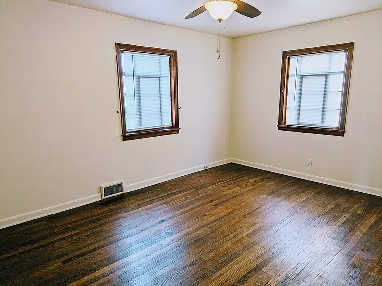 801 Lathrop St — Photo 5