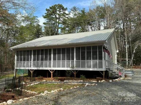 361 Sugar Loaf Rd, Troy, NC 27371