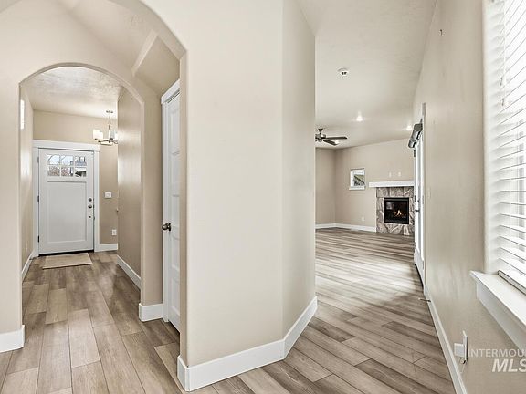 3rd image of 3003 W Moore St